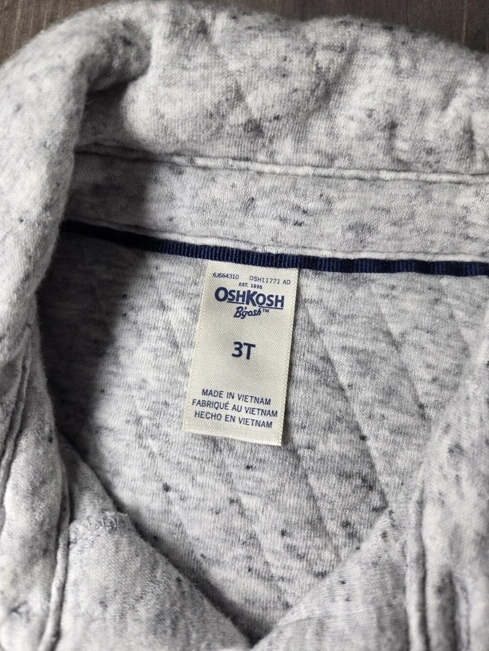 OshKosh B'gosh Boys Quilted Light Gray Button-Up Shacket Shirt Jacket Size 3T